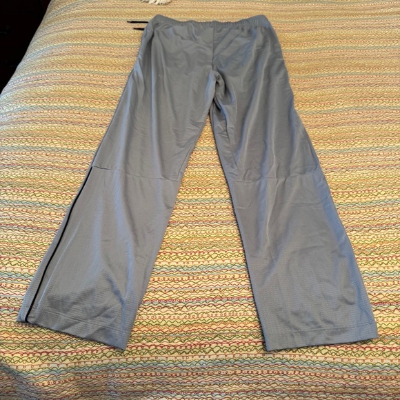 Nike Dri-Fit Grey Joggers with Elastic Waistband and Athletic Cut Size Medium - Picture 7 of 11